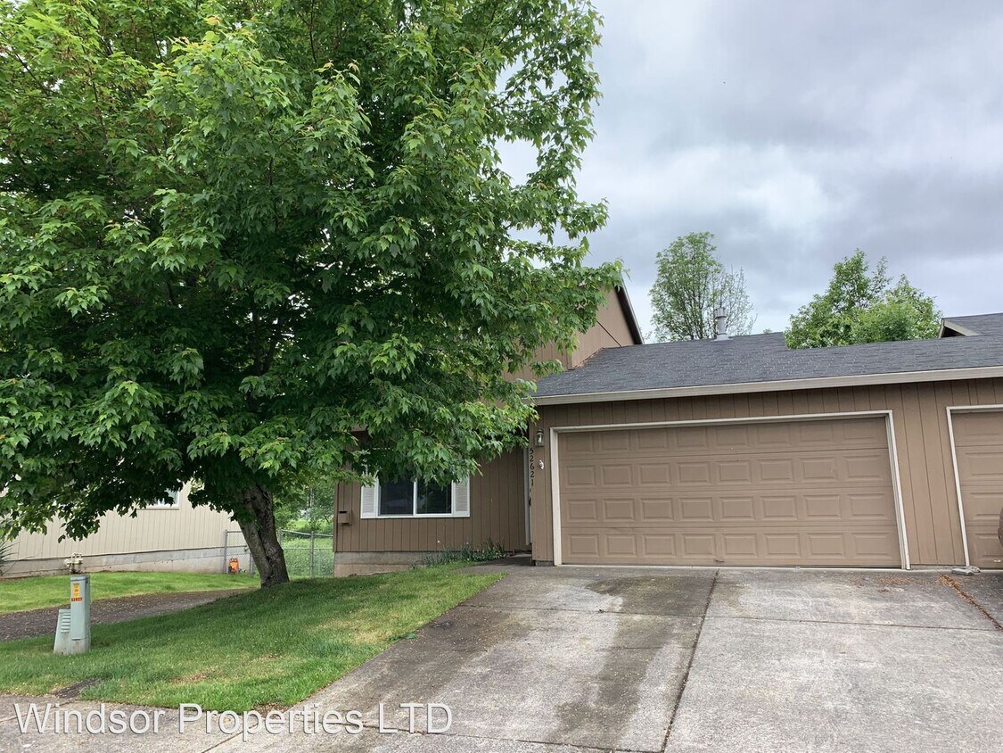 3 br, 2.5 bath House 52621 NW 4th St. House Rental in Scappoose, OR