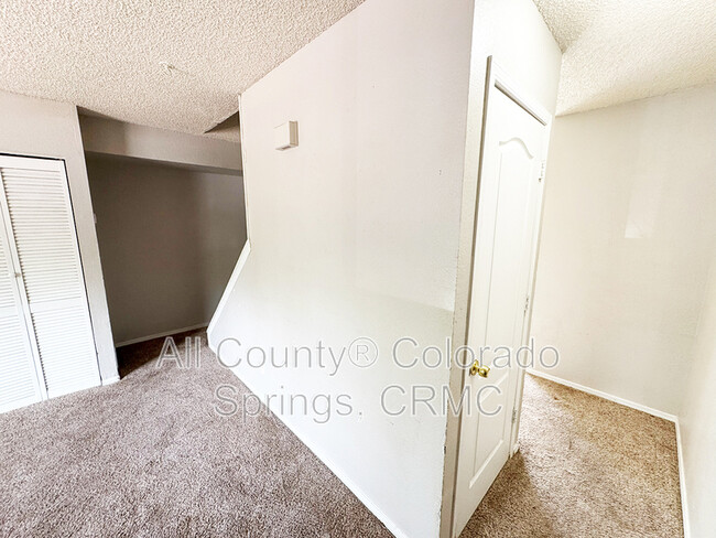 Building Photo - 347 W Iowa Ave