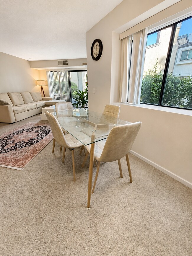 Foto del edificio - 9705 Mesa Springs Way