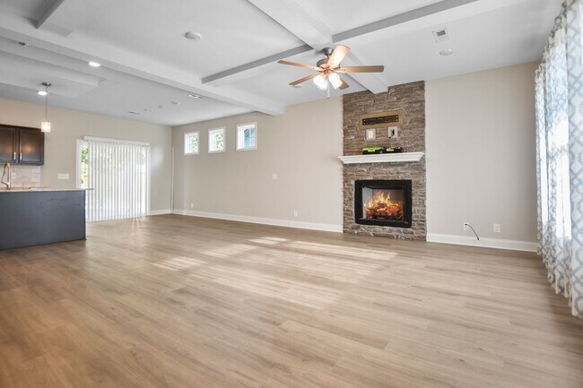 Foto del edificio - Pet Friendly Four Bedroom!