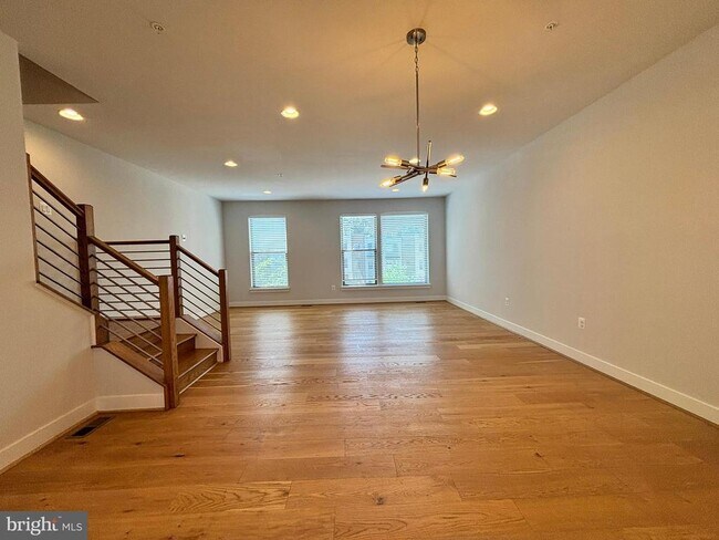 Foto del edificio - 5125 Longstone Way