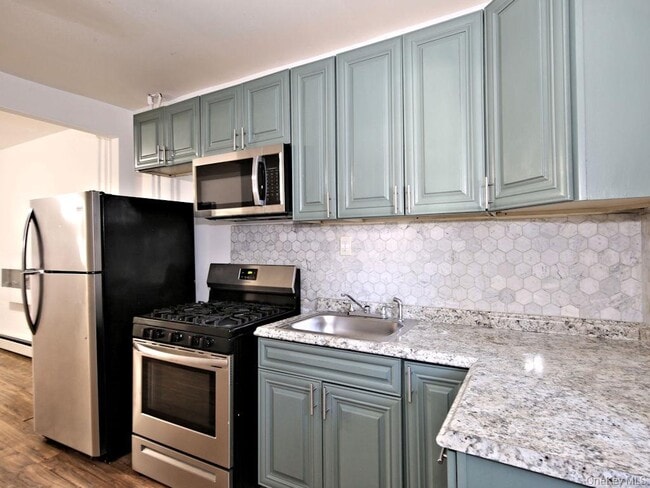 Building Photo - 134 N 7th Ave