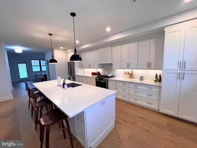 Foto del edificio - 986 Henry Ave