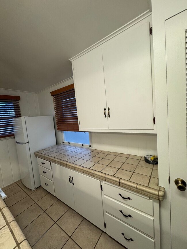 Building Photo - Charming studio apartment in the heart of ...