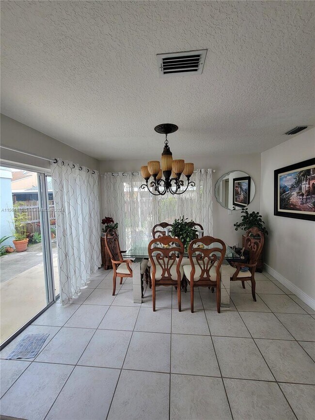 Foto del edificio - 10037 SW 222nd St