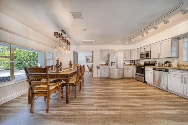 Foto del edificio - 1275 NE 204th Terrace