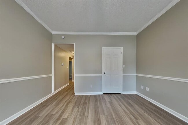 Building Photo - 280 Greenmont Cir