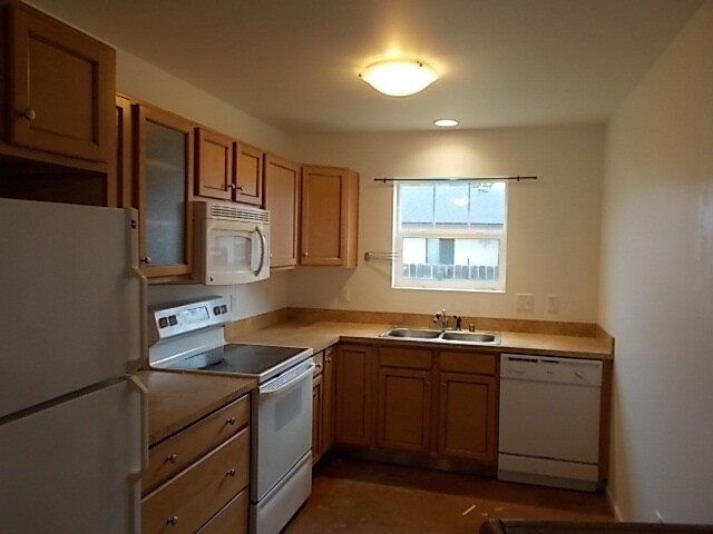 Foto del edificio - 2 Bed/ 1 Bath/ 1 Car Garage Home