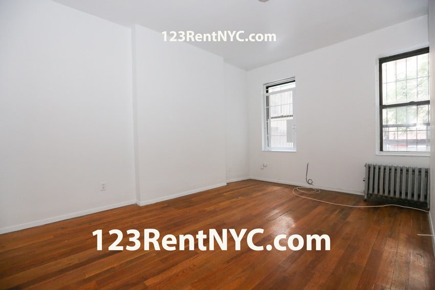 Primary Photo - 246 E 23rd St