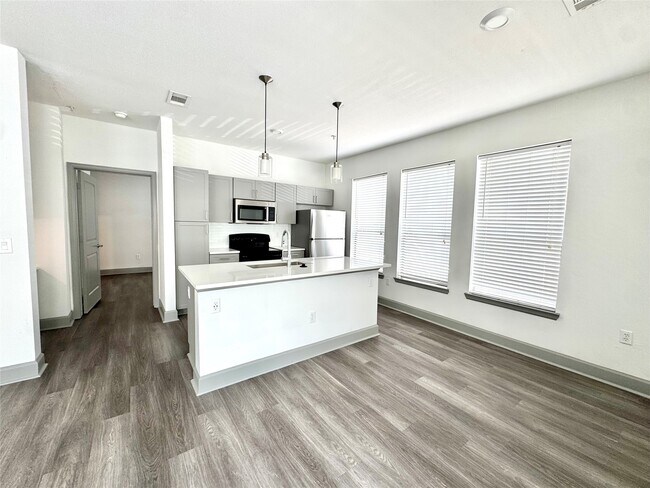 Foto del edificio - 3333 Weslayan St