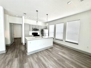 Building Photo - 3333 Weslayan St Building Photo - 3333 Weslayan St