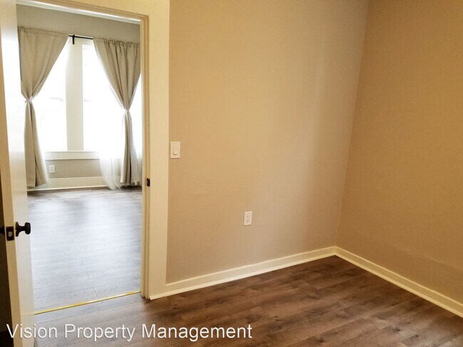 Building Photo - 1 br, 1 bath Apartment - 1727 12th St.