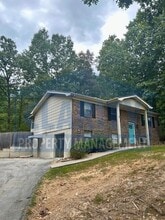 Building Photo - 224 Peach Tree Cir NE