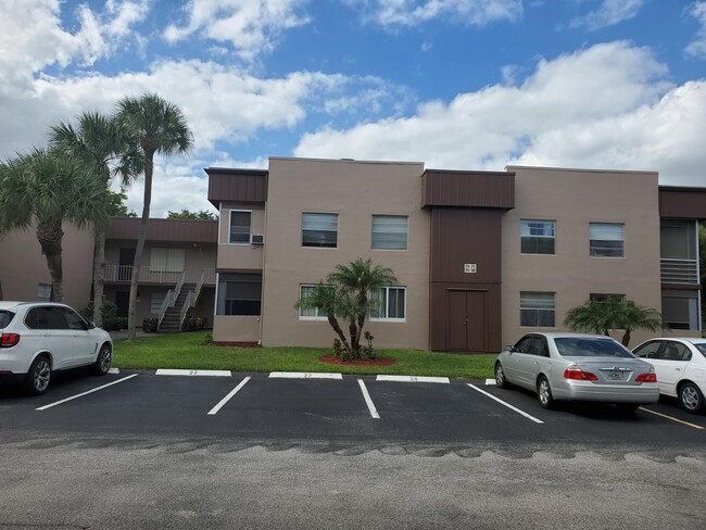Building Photo - 374 Piedmont Trail