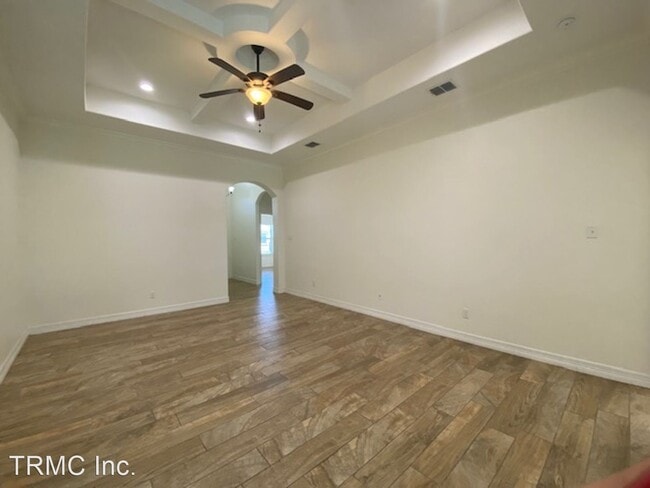 Foto del edificio - 2 br, 2 bath House - 7705 NATHAN LANE CHIC...