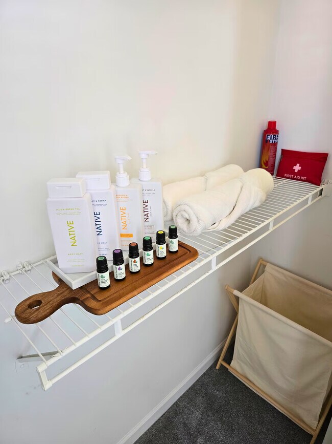 Foto del edificio - 7710 Pomeroy Ct