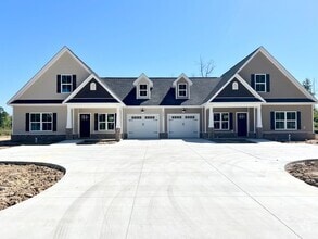 Building Photo - 2630 Oak St