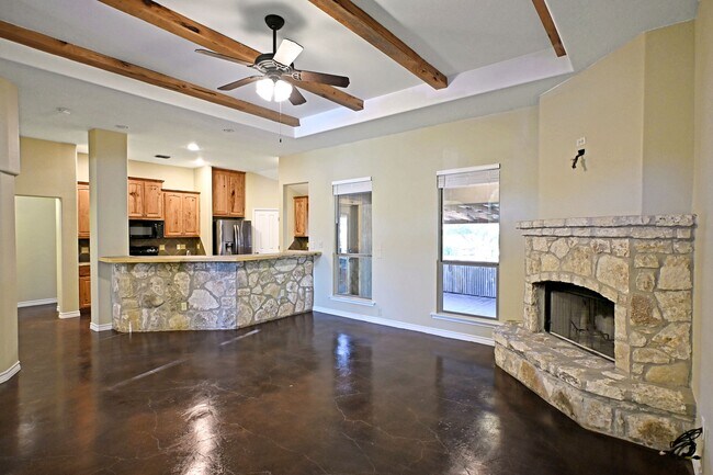 Foto del edificio - 2223 Sun Chase Blvd