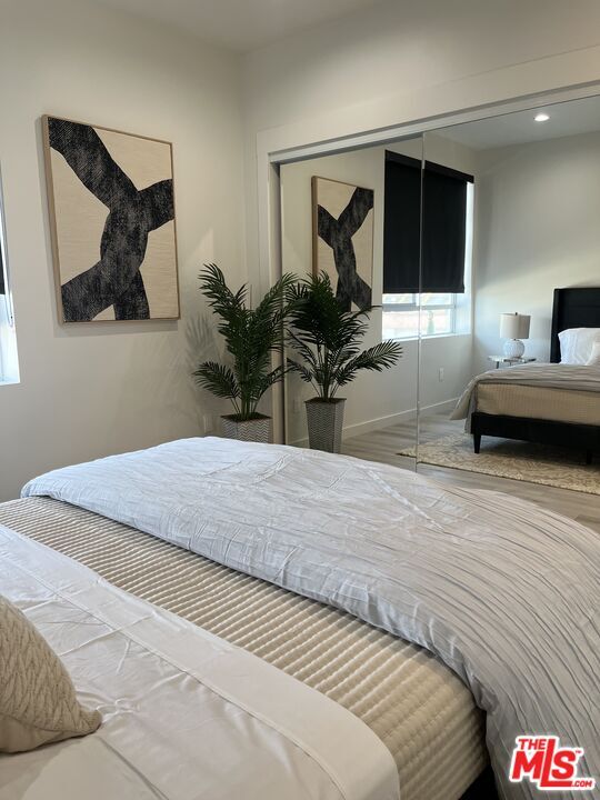 Building Photo - 124 S Croft Ave