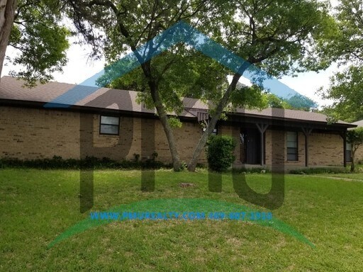 Building Photo - COMING SOON! Very Nice 3 BR, 2 BA, 2-Car G...