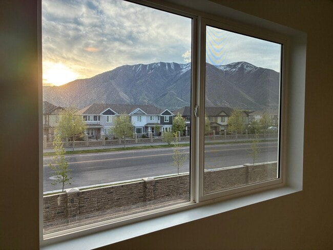 Foto del edificio - 708 N Plainsman Dr