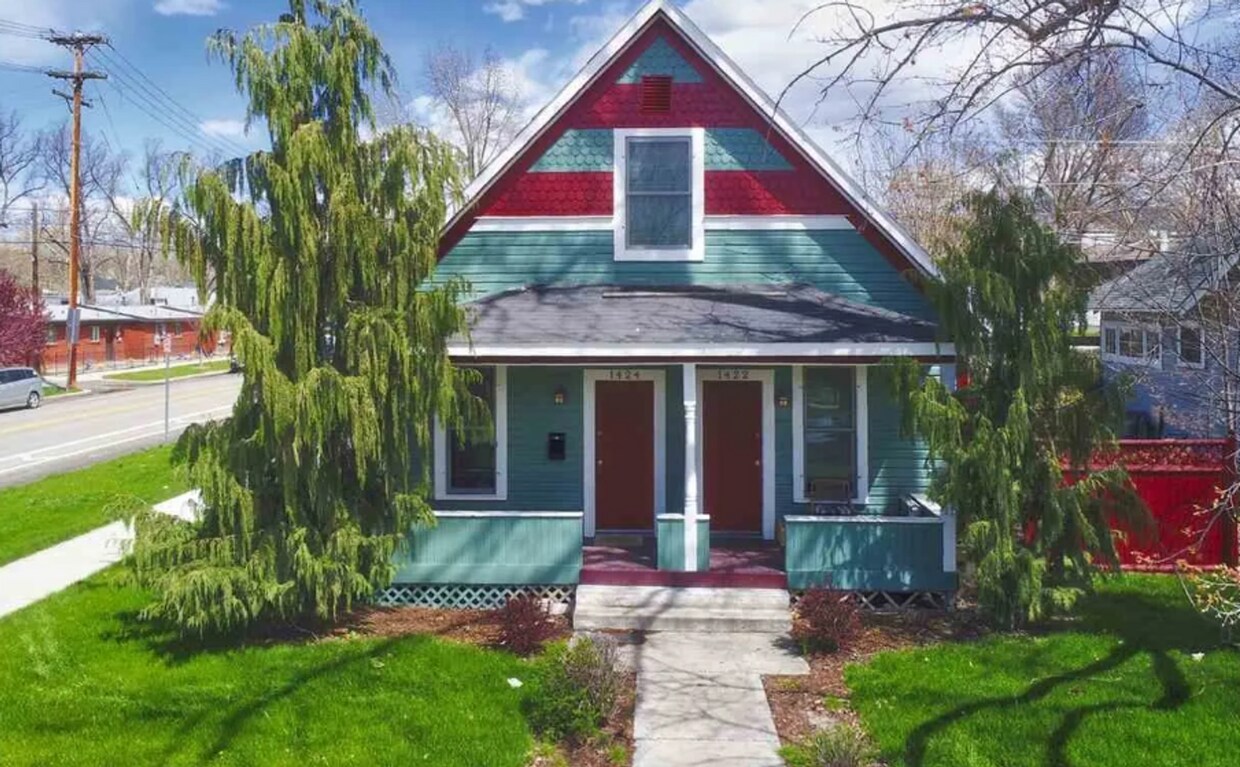 Foto principal - Historic North End duplex close to Hyde Pa...
