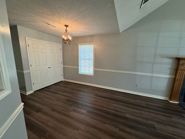 Building Photo - 3BR/3BA For Rent