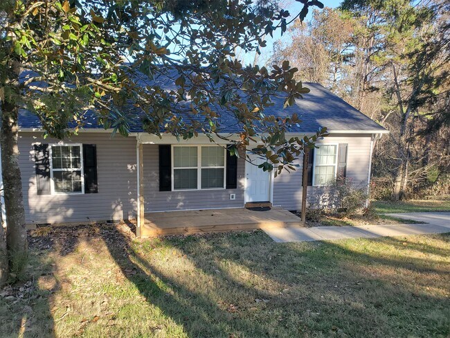 Building Photo - 2232 Roundtree Rd