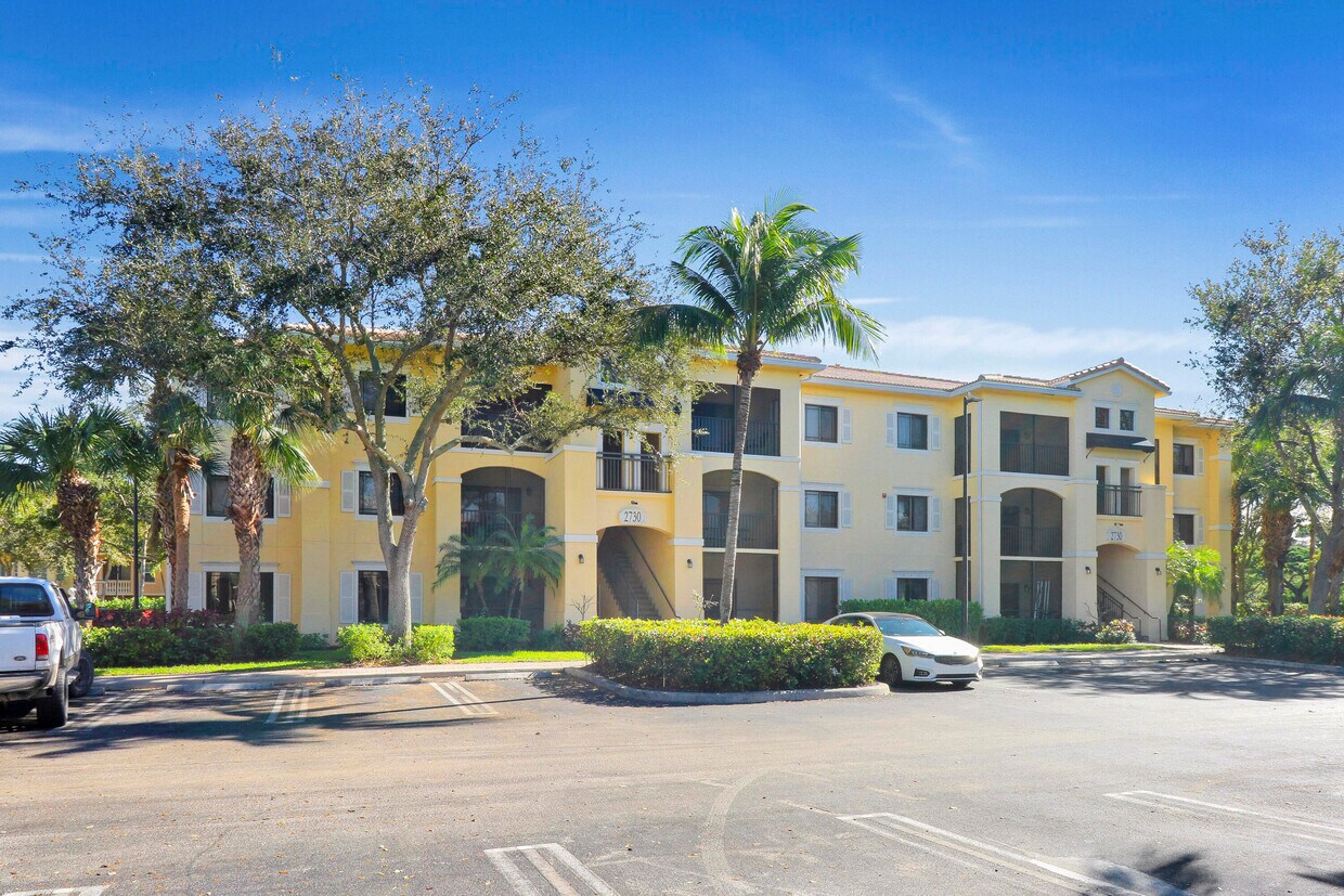 Foto principal - 2730 Anzio Ct
