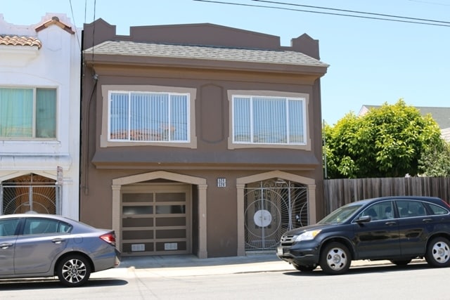 Building Photo - 524 Girard St