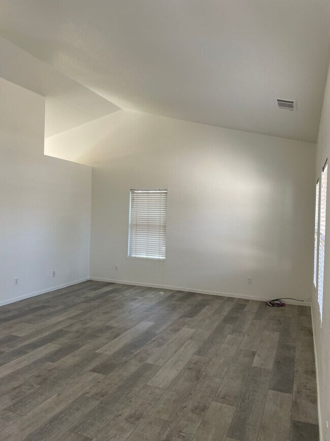 Foto del edificio - Available Now! – Beautiful Corner Lot Home