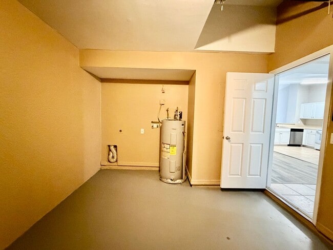 Building Photo - Charming 3BR/2BA Lehigh Acres Duplex with 1-Car Garage | Lawn Care & Salt Service Included