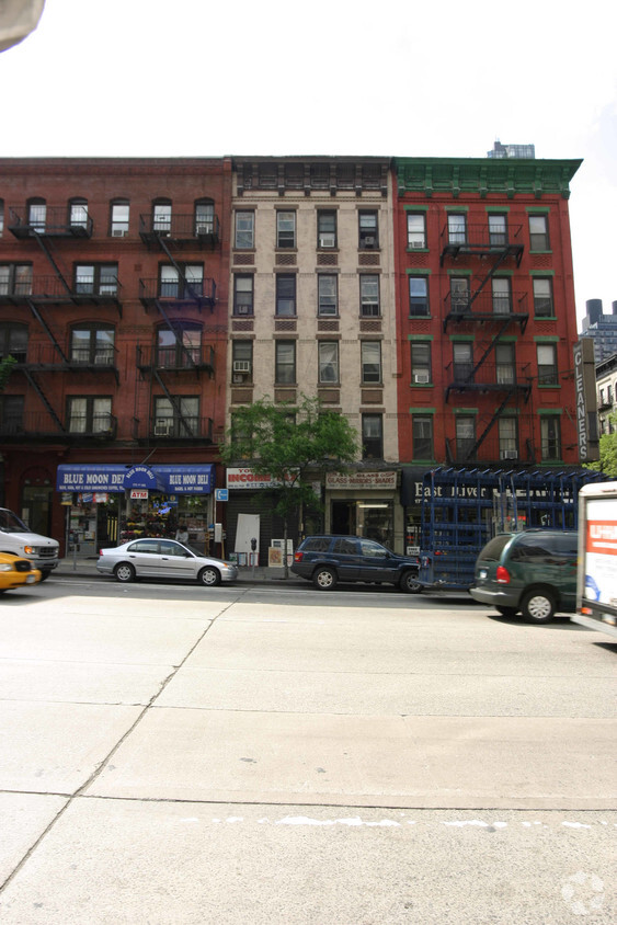 Primary Photo - Two Bedroom Apartment UES