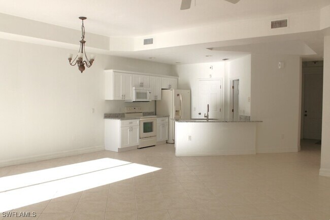 Building Photo - 16121 Via Solera Cir