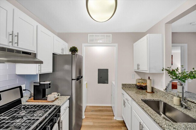 Building Photo - The Orion