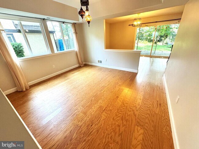 Building Photo - 18 Goshawk Ct