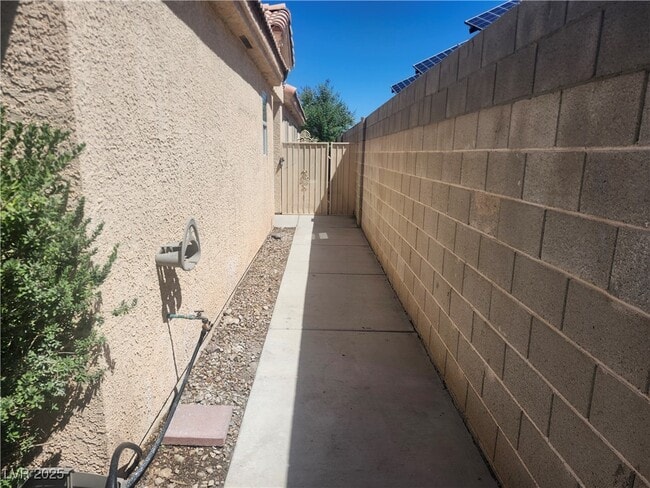 Building Photo - 9172 Sparklewood Ct