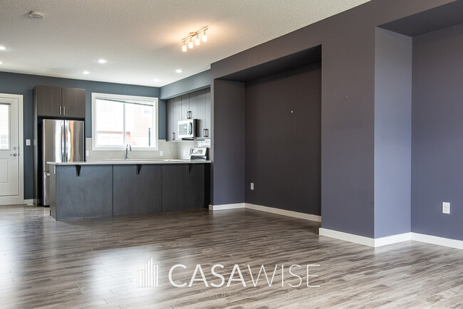 Building Photo - 2803-2803 James Mowatt Trail SW