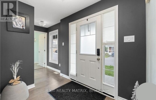 Building Photo - 659 Pearl Dace Cres