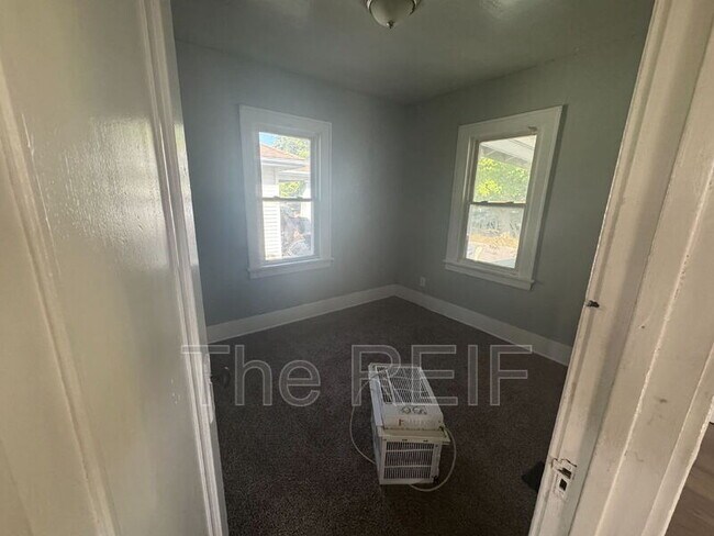 Foto del edificio - 1023 Barrie Ave