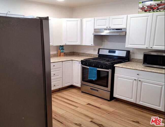 Foto del edificio - 16877 Orangecrest Ct