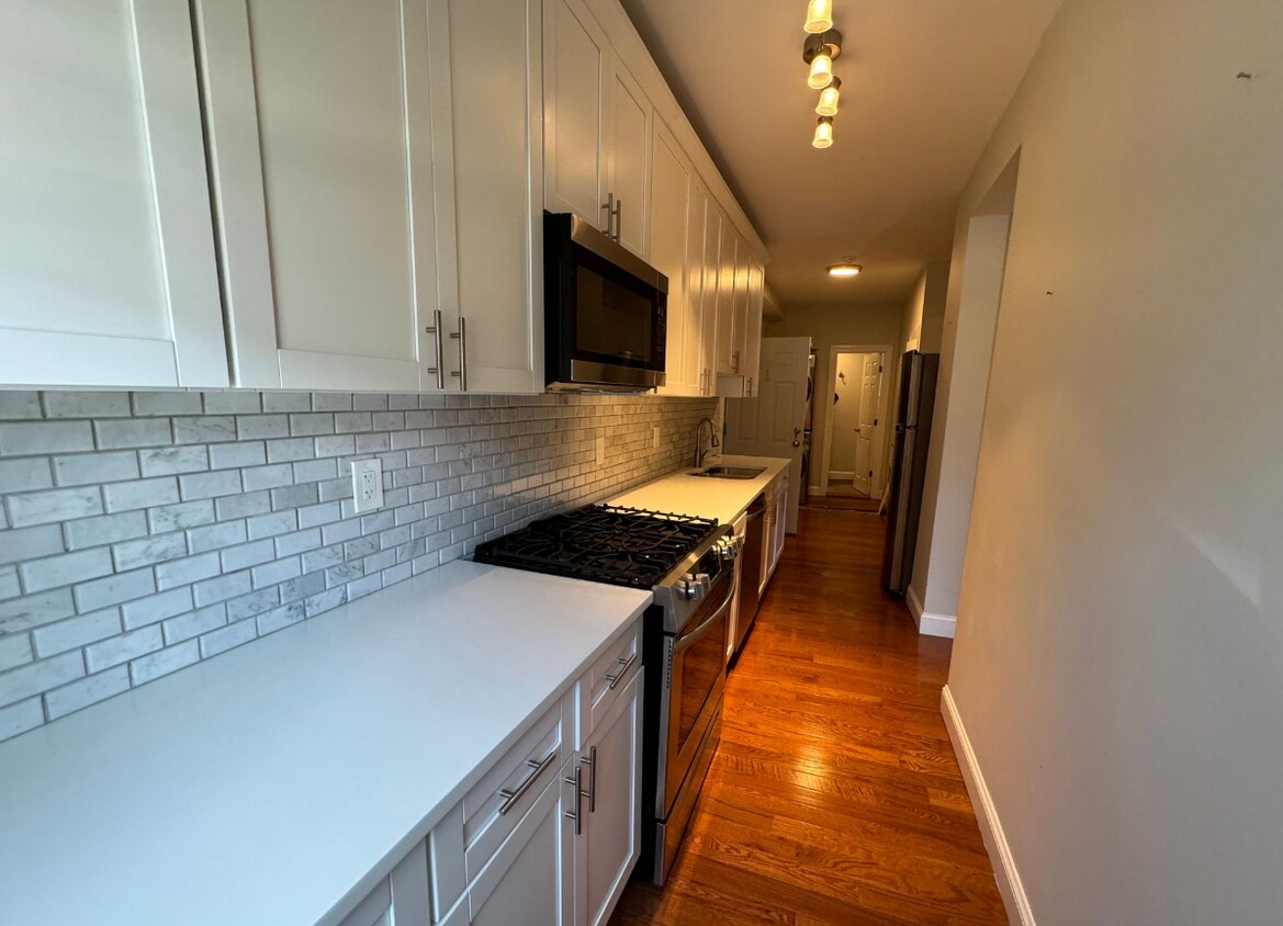 Primary Photo - 109 Orleans St