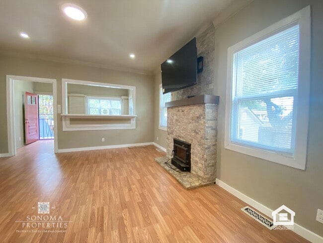 Foto del edificio - Charming 3bd/2ba Home on Sonoma Highway