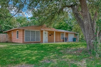 Building Photo - 5962 Willow Glen Dr