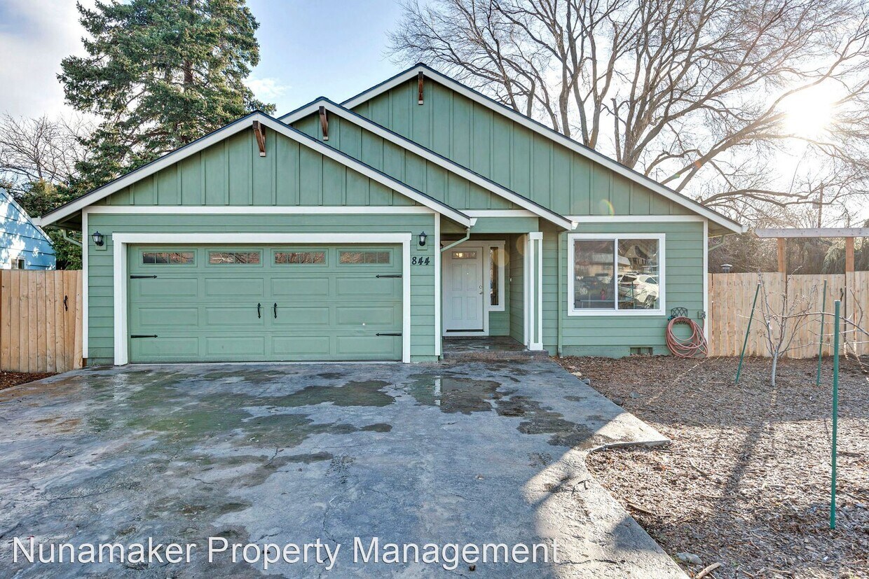 4 br, 2 bath House 844 Cascade Street House Rental in The Dalles