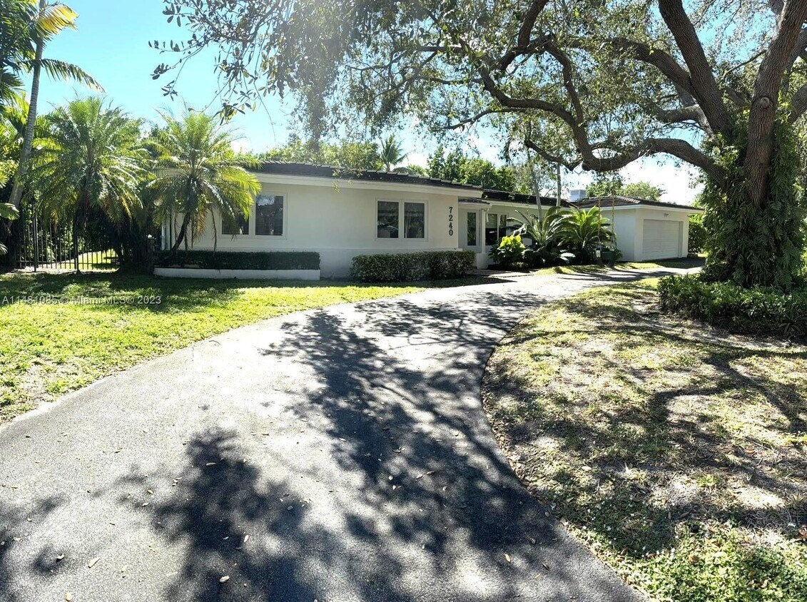 7240 SW 129th St, Miami, FL 33156 House Rental in Miami, FL