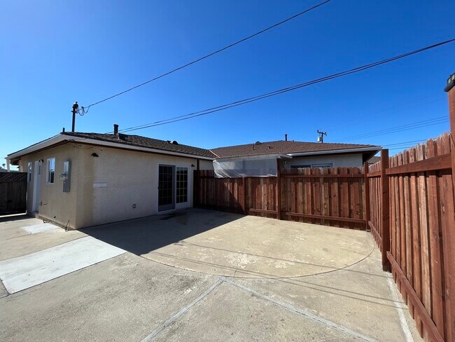 Building Photo - 4340 Dapper Ct