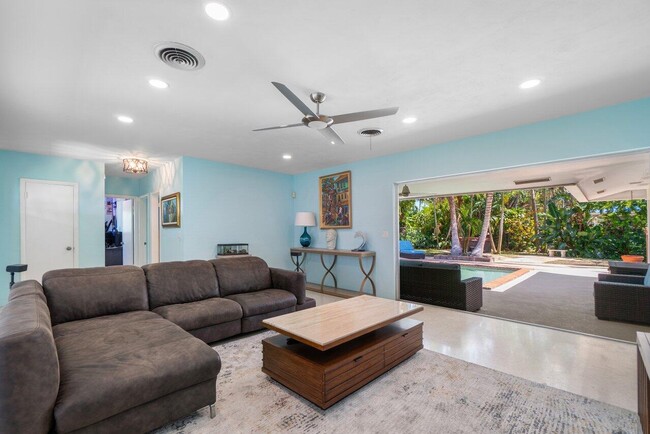 Foto del edificio - 714 Hillcrest Rd