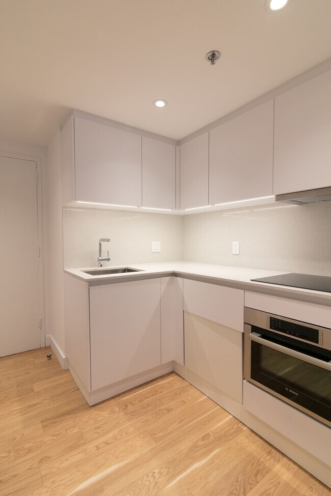 Building Photo - 3455 Rue Aylmer