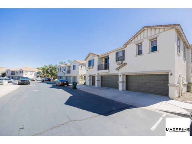 Foto del edificio - Welcome to this Stylish and Updated 3/2.5 ...